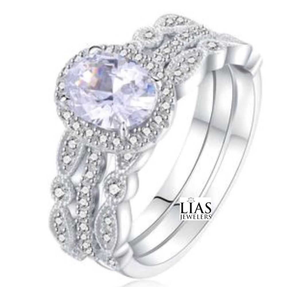New 18k white gold wedding ring set
